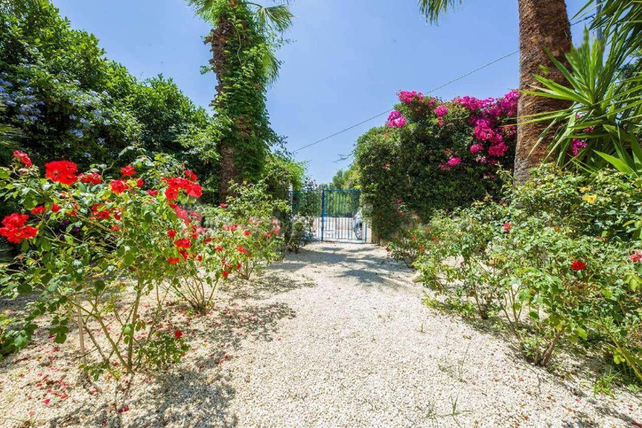 Suite House L'Isola Che Non C'E Fontane Bianche Kültér fotó