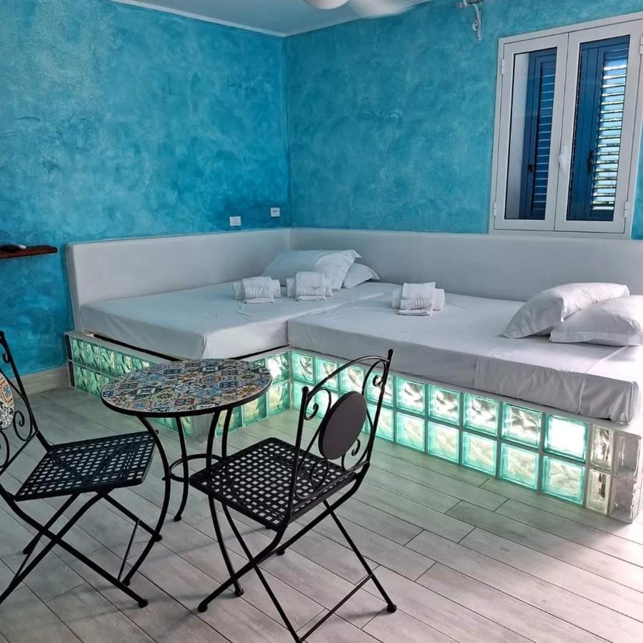 Suite House L'Isola Che Non C'E Fontane Bianche Kültér fotó