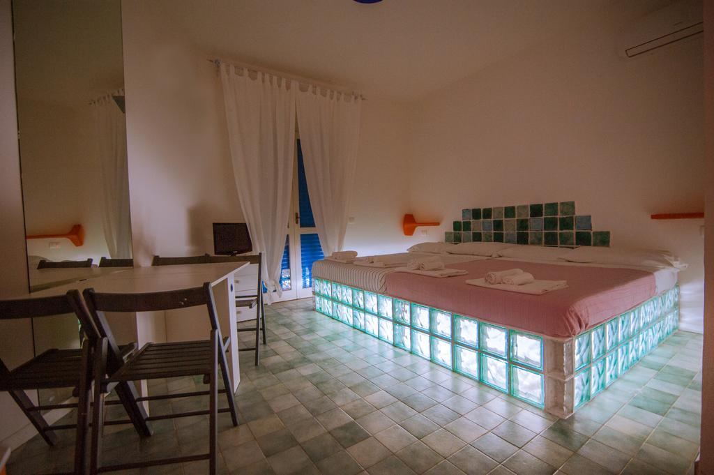 Suite House L'Isola Che Non C'E Fontane Bianche Kültér fotó