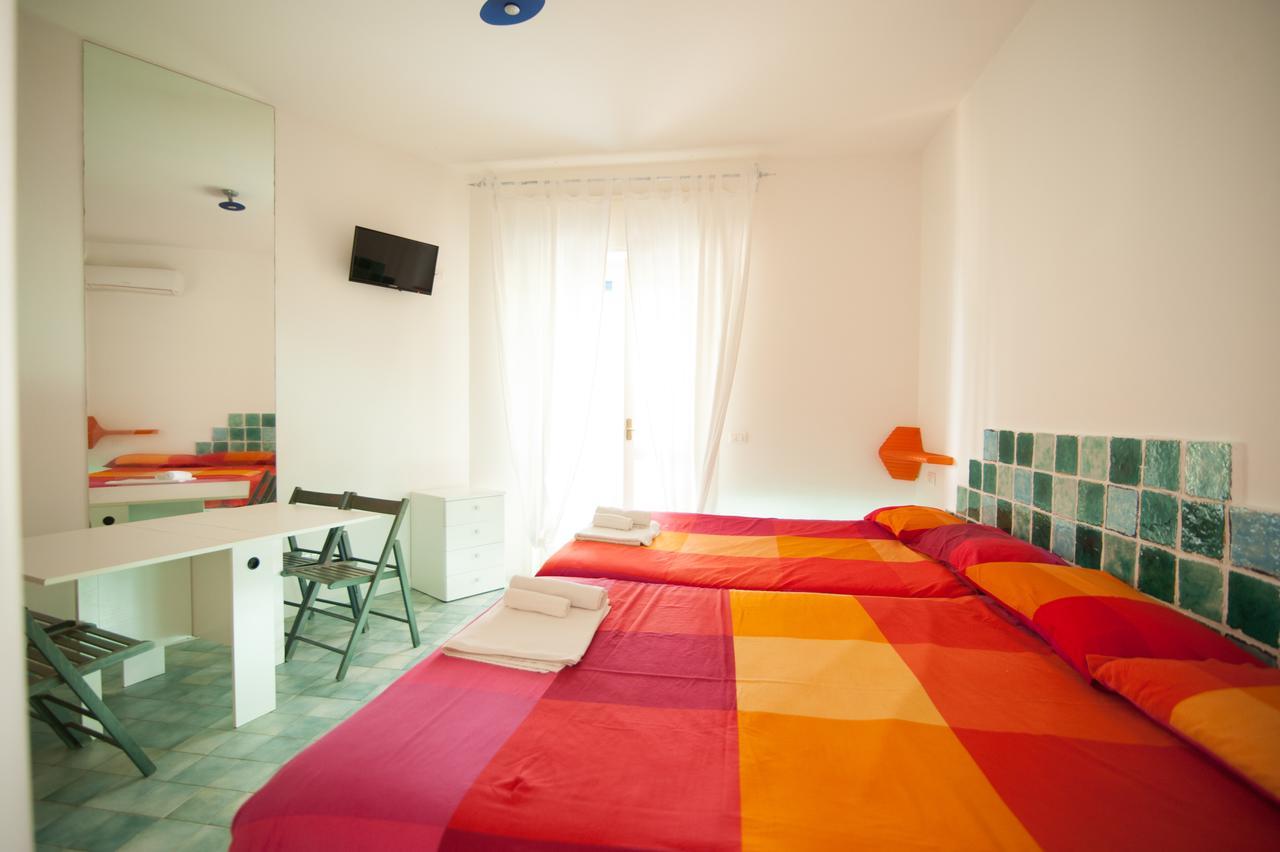 Suite House L'Isola Che Non C'E Fontane Bianche Kültér fotó